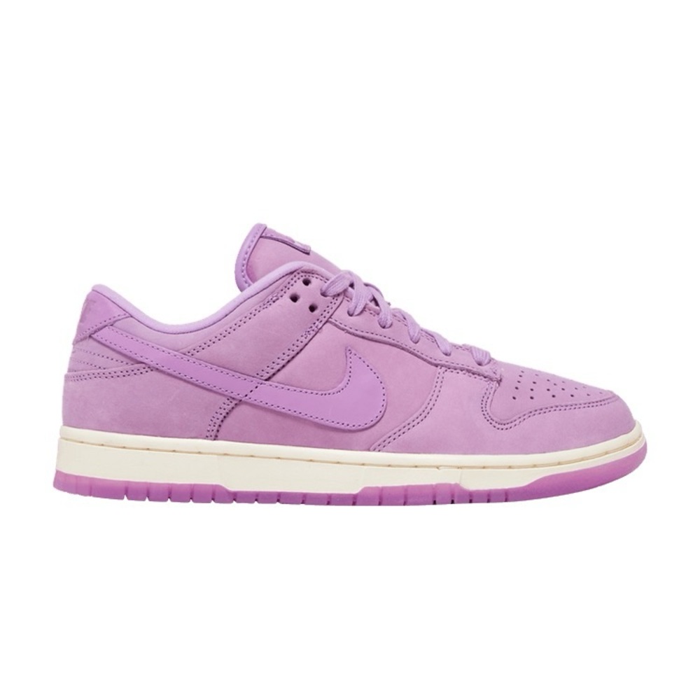 Nike Women's Lavender Sneakers